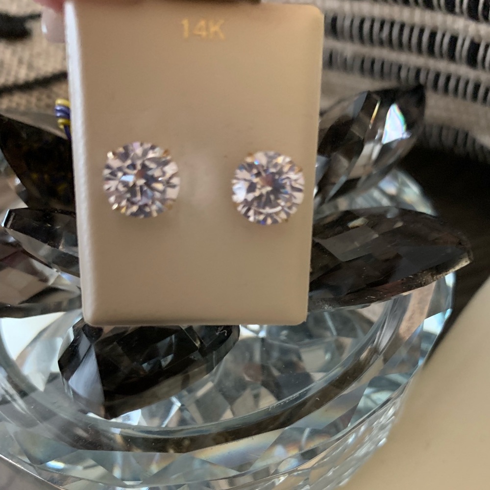 New 14K Yellow Gold Earrings